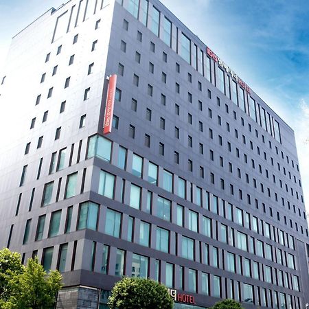 Hotel Ibis Ambassador Suwon Esterno foto