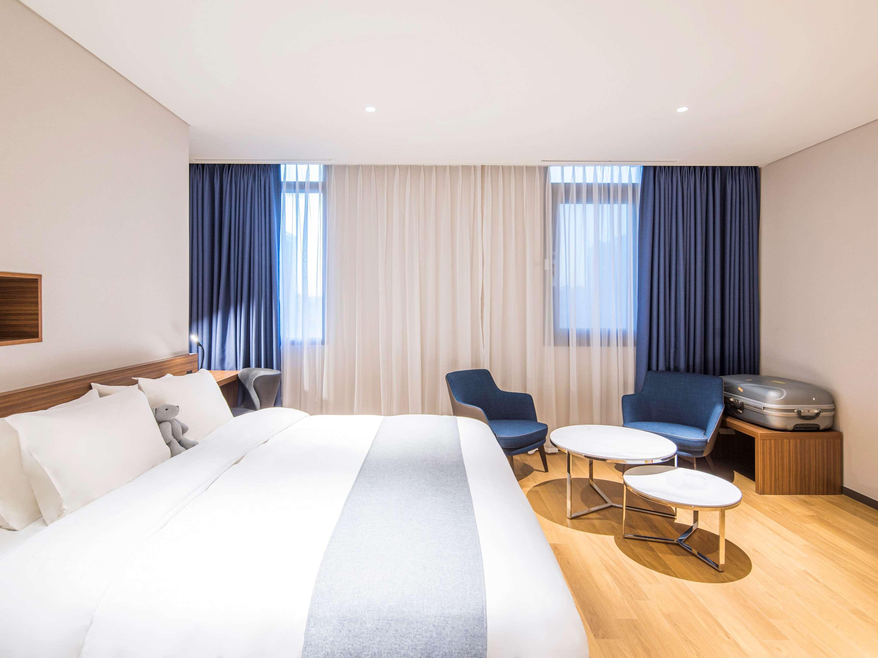 Hotel Ibis Ambassador Suwon Esterno foto