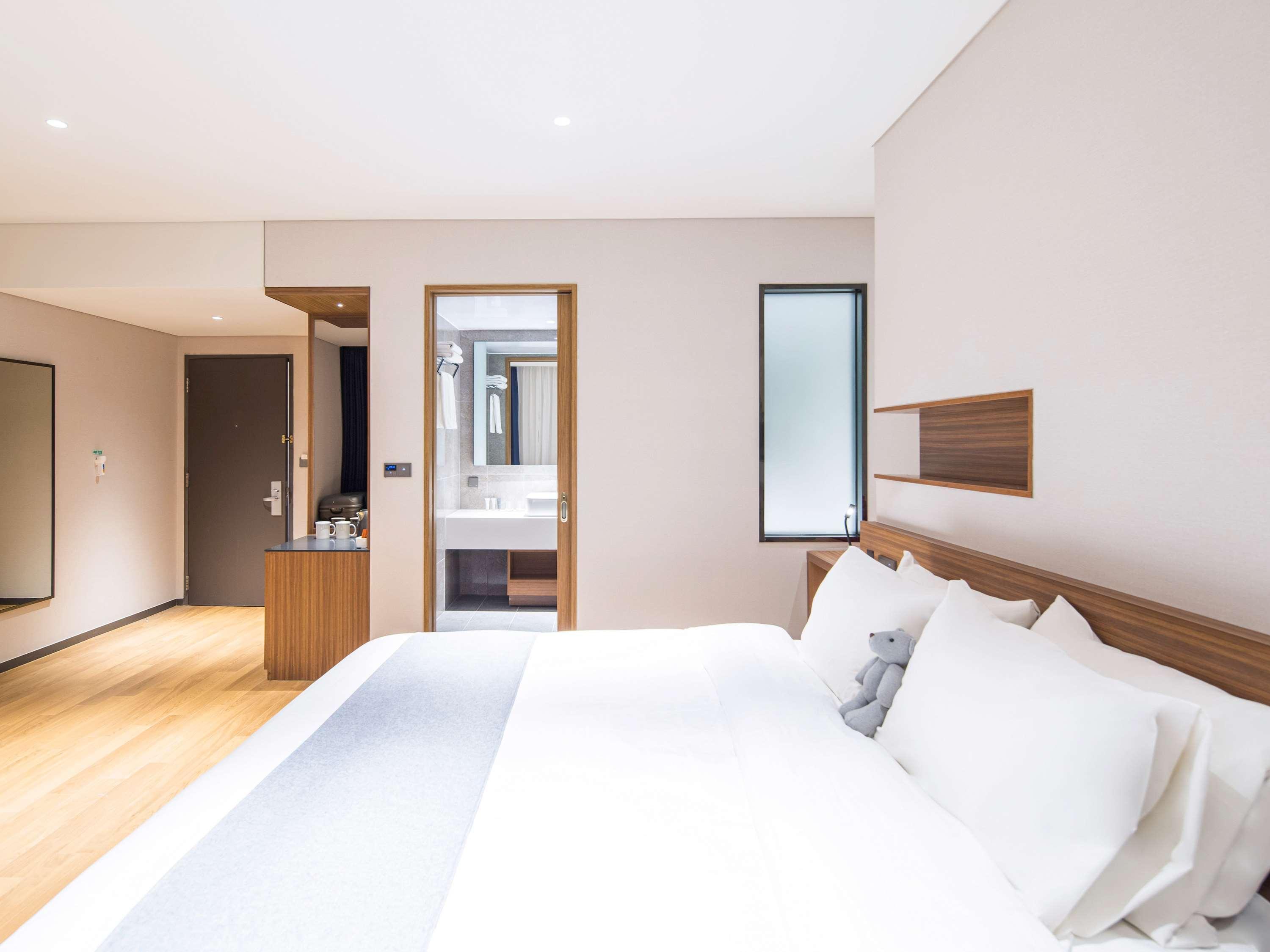 Hotel Ibis Ambassador Suwon Esterno foto