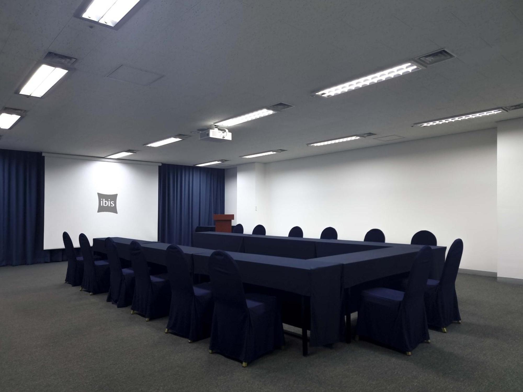 Hotel Ibis Ambassador Suwon Esterno foto