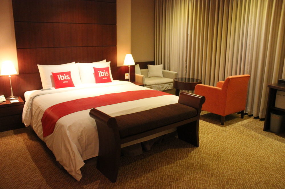 Hotel Ibis Ambassador Suwon Esterno foto